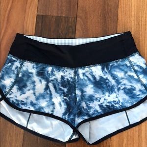 EUC Lululemon speedy short   Size 4